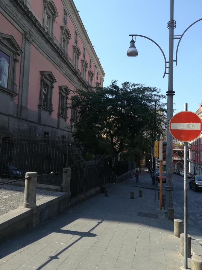 Le Stanze Di Mimi Bed & Breakfast Napoli Bagian luar foto