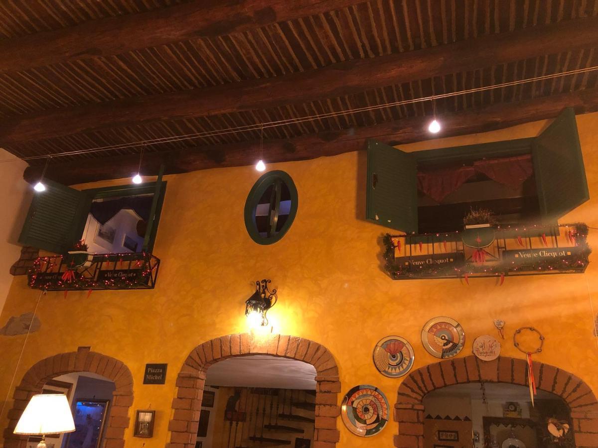 Le Stanze Di Mimi Bed & Breakfast Napoli Bagian luar foto