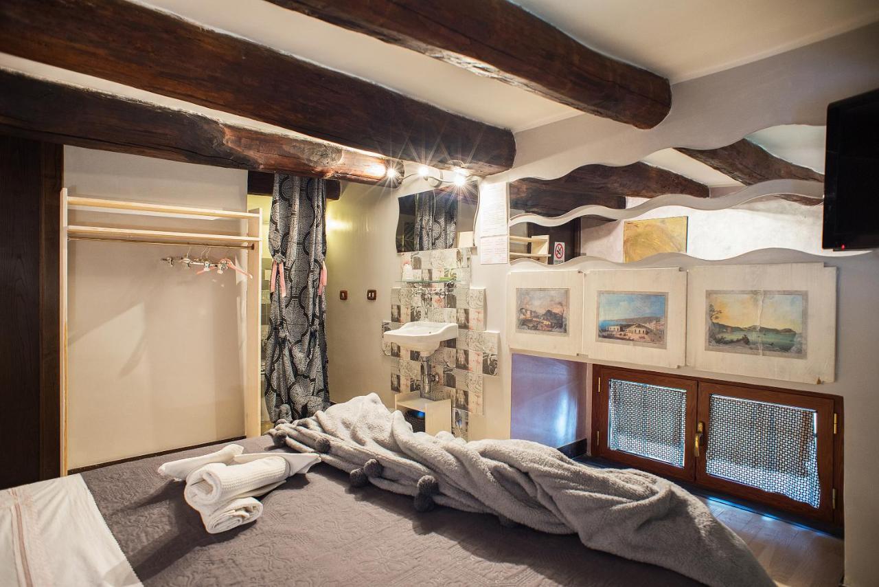 Le Stanze Di Mimi Bed & Breakfast Napoli Bagian luar foto