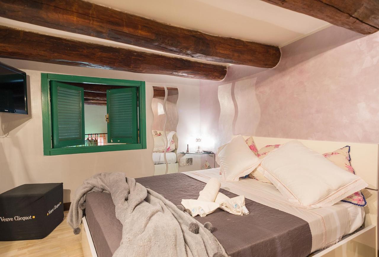 Le Stanze Di Mimi Bed & Breakfast Napoli Bagian luar foto