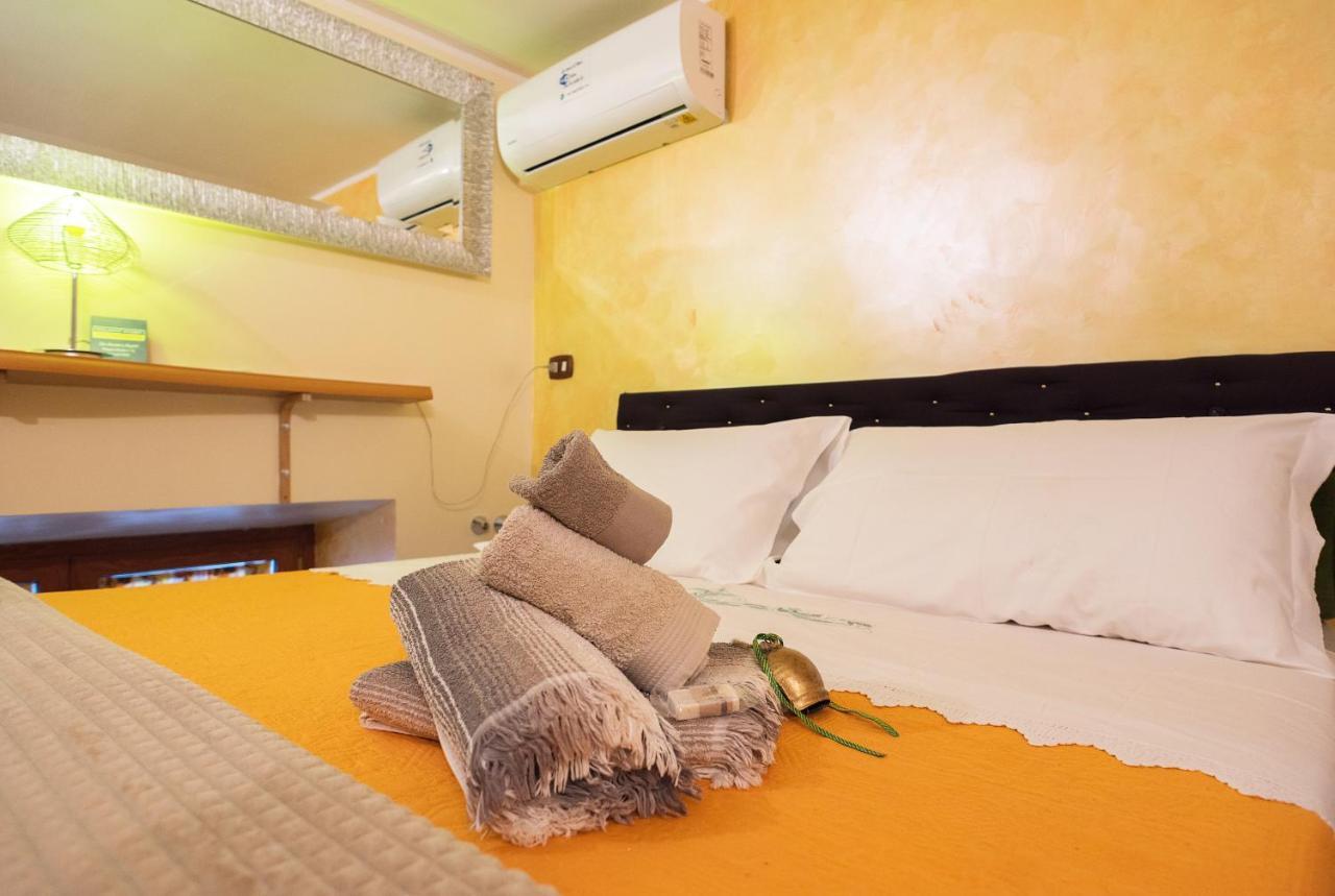 Le Stanze Di Mimi Bed & Breakfast Napoli Bagian luar foto