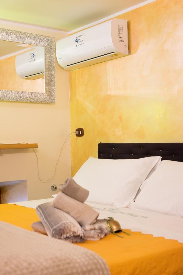 Le Stanze Di Mimi Bed & Breakfast Napoli Bagian luar foto
